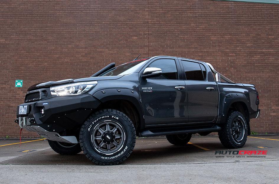 TOYOTA HILUX 4WD GD10 MATTE ANTHRACITE MILLED WITH BLACK LIP
